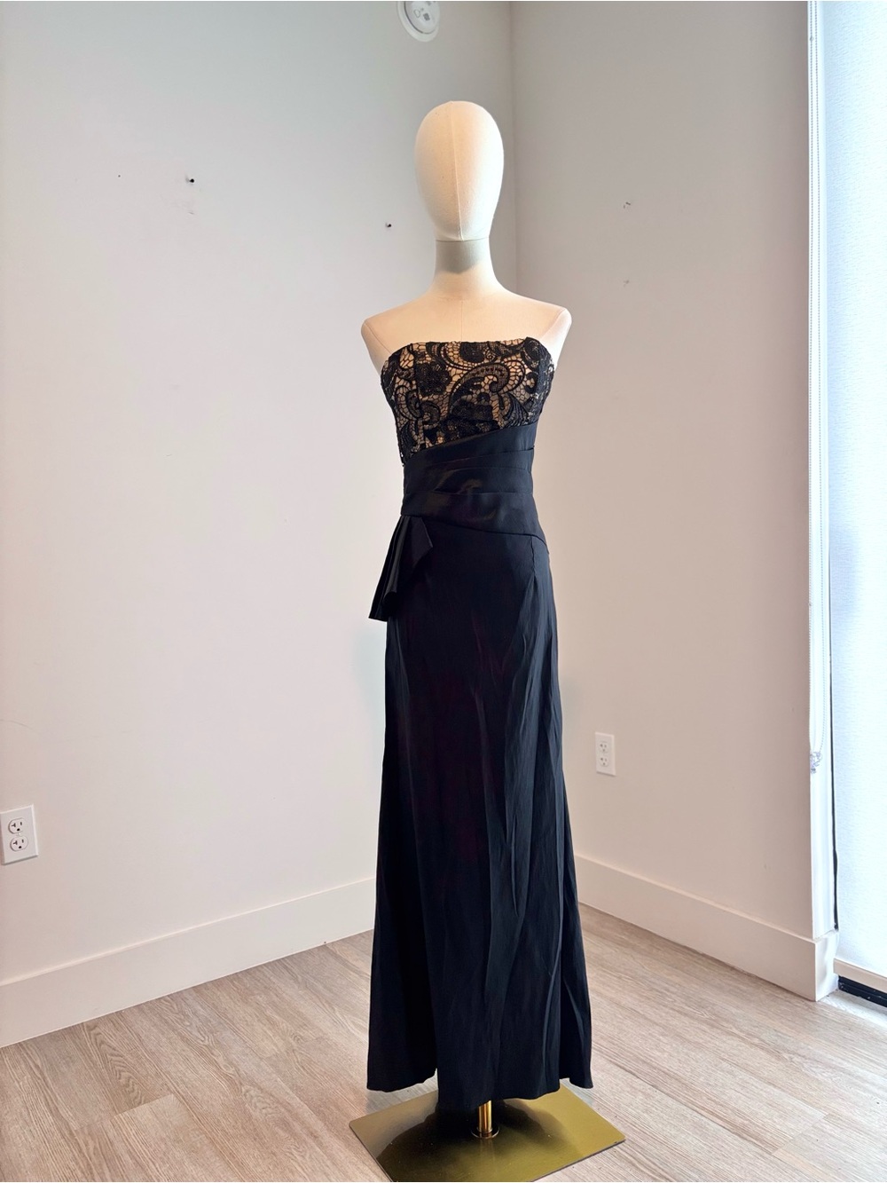 Jessica McClintock Black Strapless Evening Gown with Gold Lace Bodice